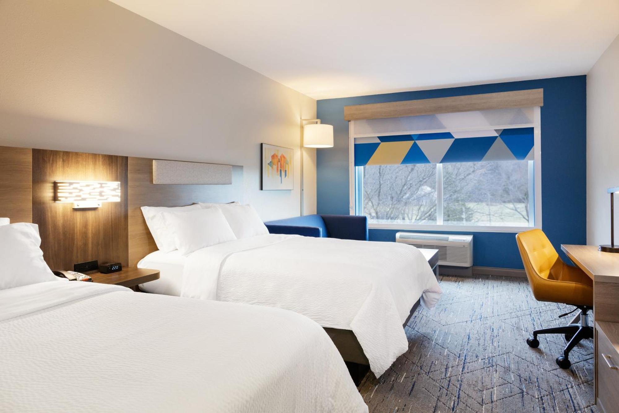 Holiday Inn Express & Suites Brady By Ihg Exterior foto