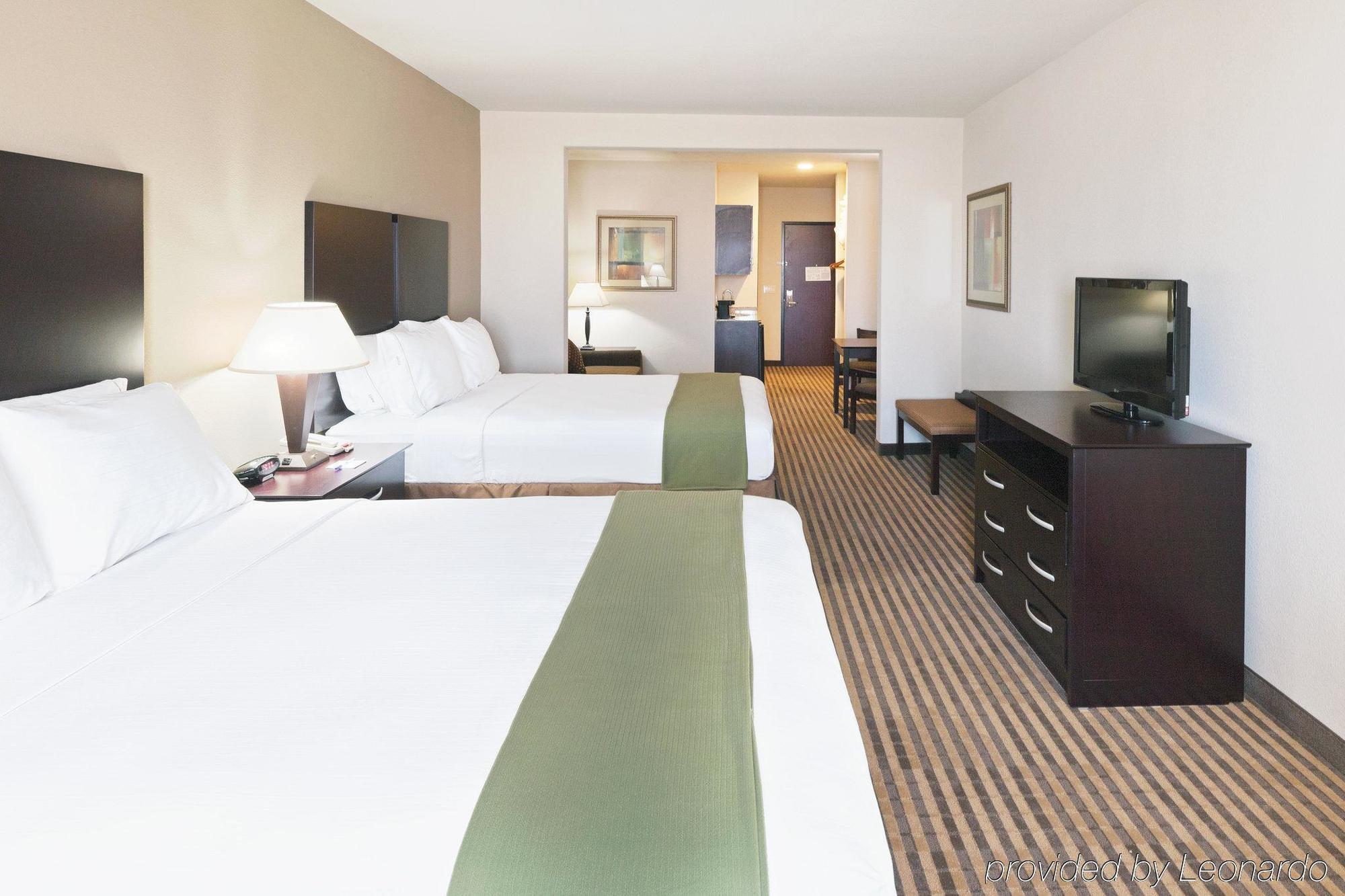 Holiday Inn Express & Suites Brady By Ihg Zimmer foto