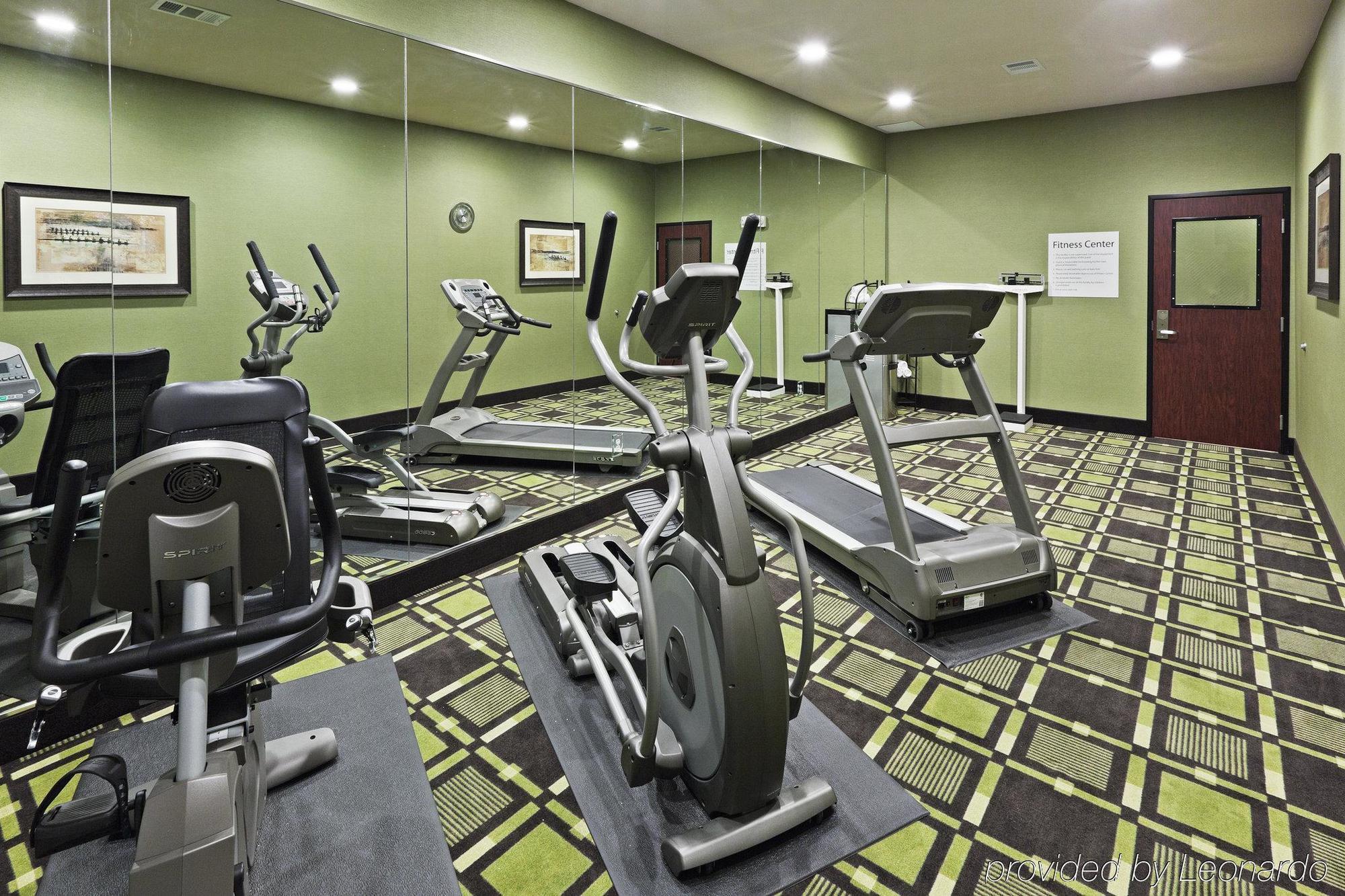 Holiday Inn Express & Suites Brady By Ihg Einrichtungen foto