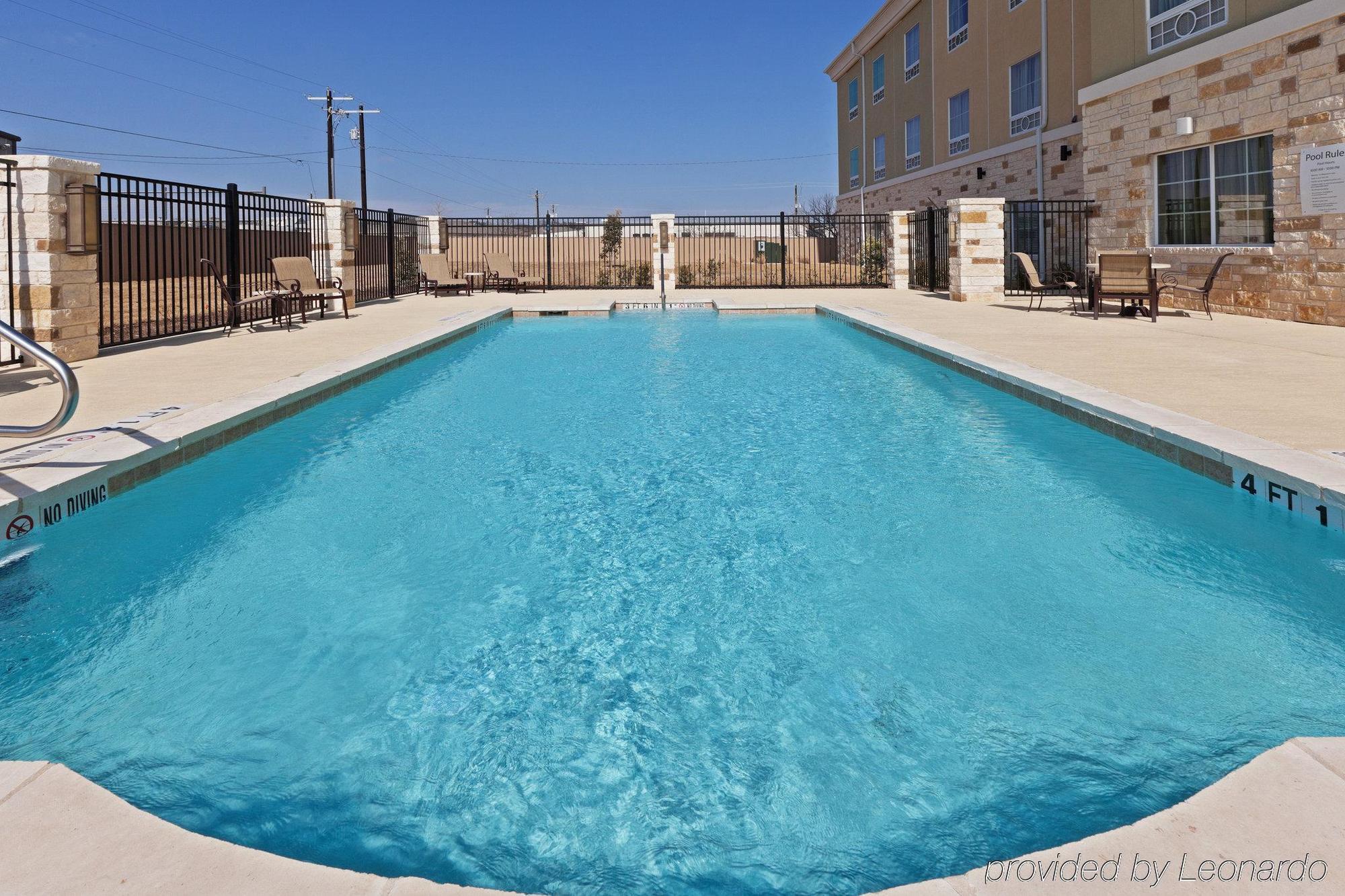 Holiday Inn Express & Suites Brady By Ihg Einrichtungen foto